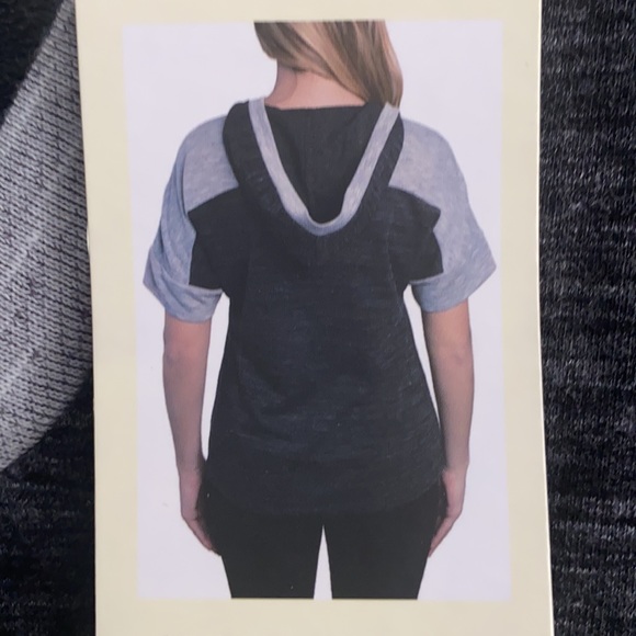 Champion Women's Lightweight Short Sleeves Hoodie - Picture 6 of 6